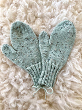 Load image into Gallery viewer, Hand Knit Mittens, Blue
