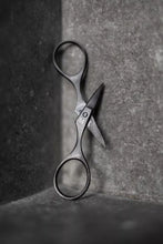 Load image into Gallery viewer, Baby Bow Scissors
