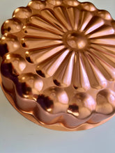 Load image into Gallery viewer, Large Copper Jello Mold
