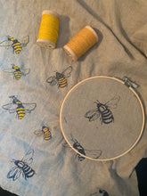 Load image into Gallery viewer, Embroidery Set - Bees
