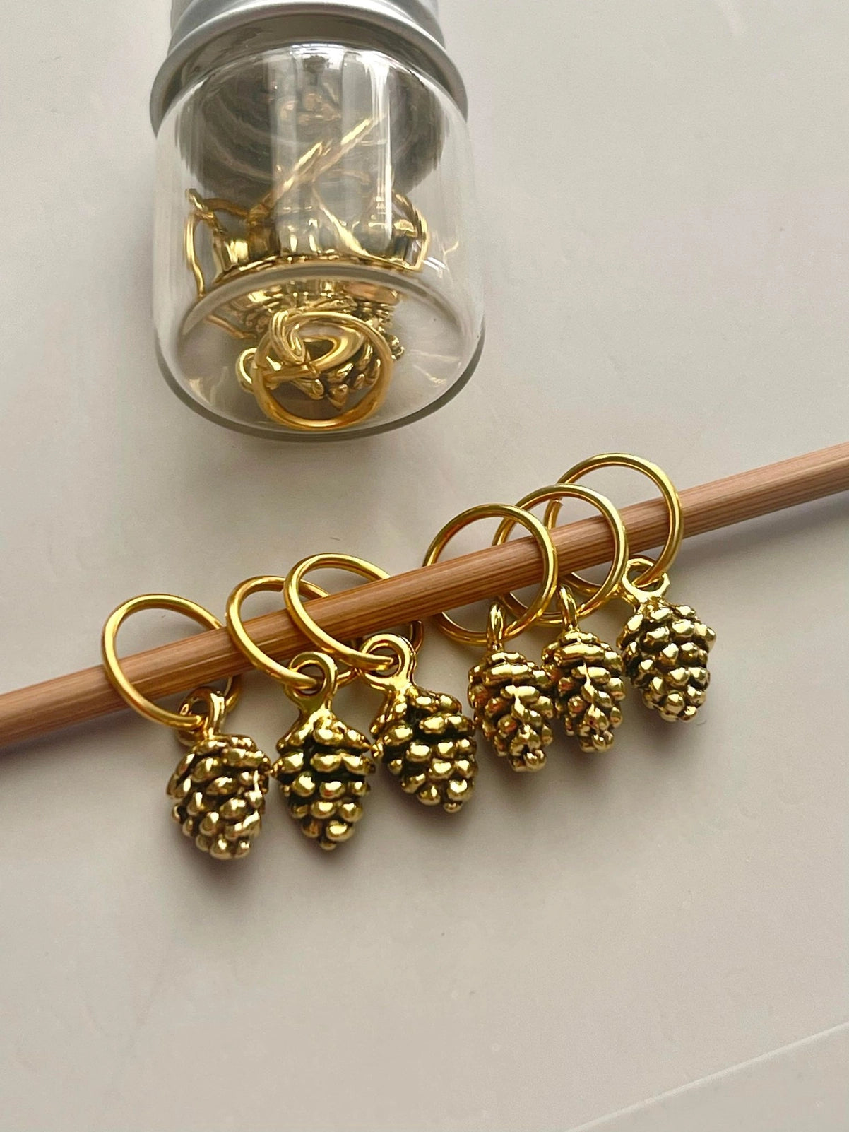 Stitch marker ~ Golden Pine Cone ~ Knitting notions, progress markers, –  Peacockyarn