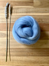 Load image into Gallery viewer, Wool Roving - Cool Blues
