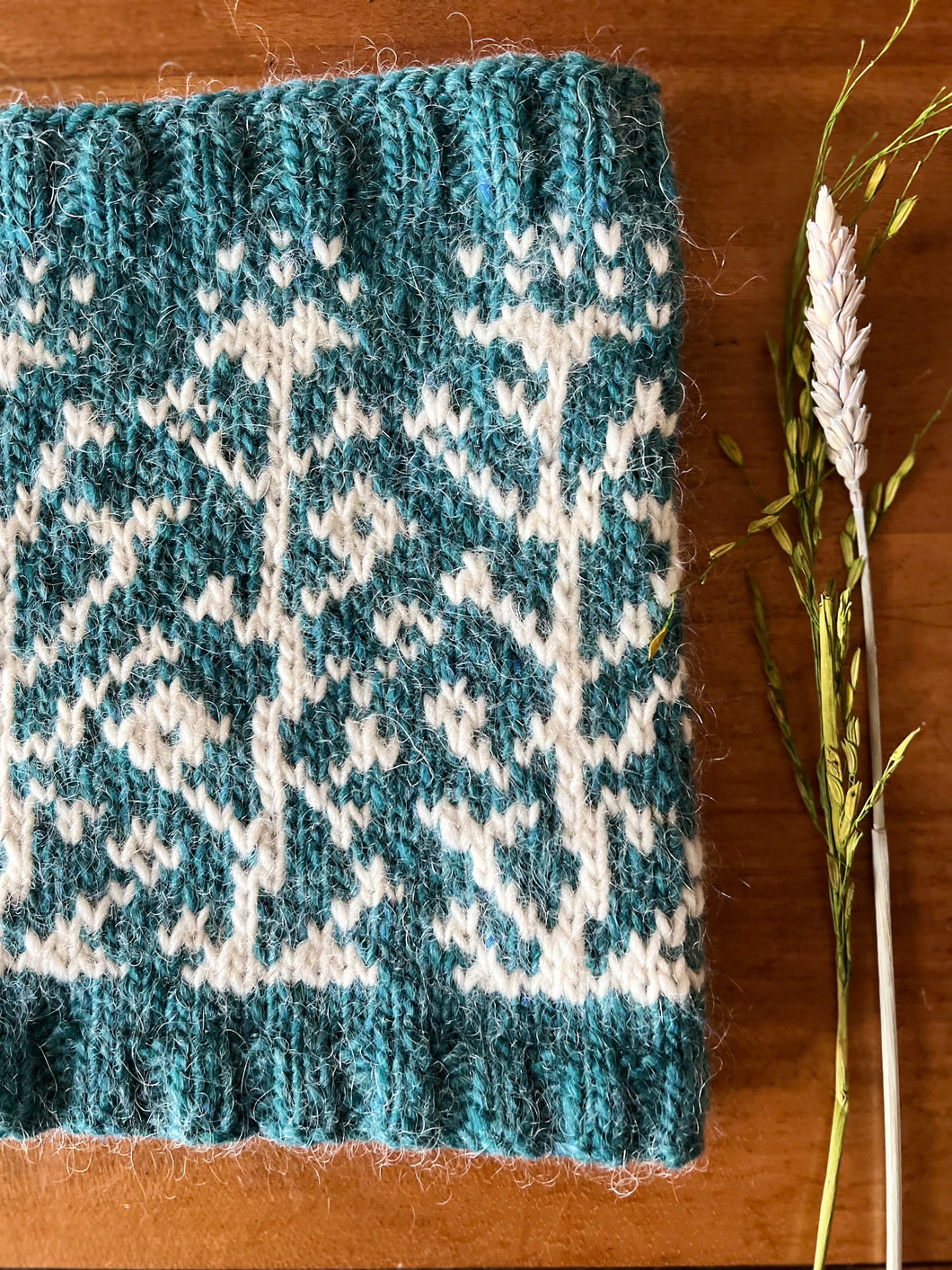 Vines Entwined Cowl - pattern only